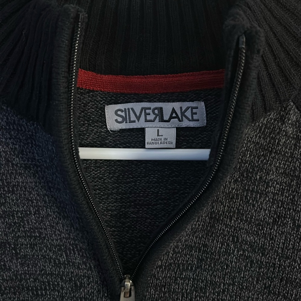 Boys size L
Black and Gray Sweater
Excellent condition